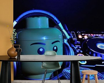 DJ LEGO spinning van Wiljo van Essen