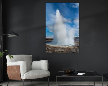 Un geyser actif en Islande