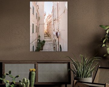 Rues de Dubrovnik Croatie | Poster photo de voyage pastel | Wanderlust-vibes sur Raisa Zwart