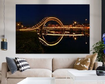 Melkwegbrug te Purmerend met spiegeling in NoordHollands kanaal van FotoBob