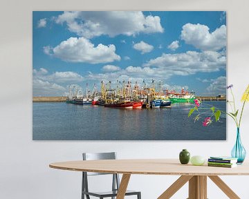 Fischereischiffe im Hafen von Lauwersoog von Gert Hilbink