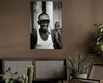 Cuba Havana man with cigar by Lars Beekman