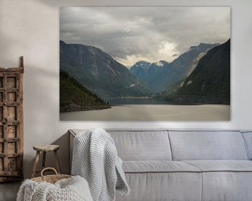 Blick über das Wasser, sognefjord von Karijn | Fine art Natuur en Reis Fotografie