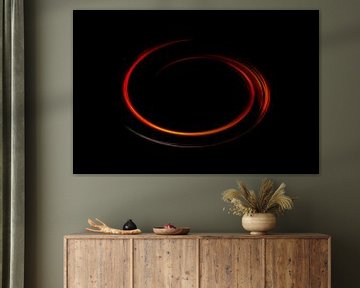 Abstracte rode cirkelvormige lijnen tegen een zwarte achtergrond van Joachim Küster
