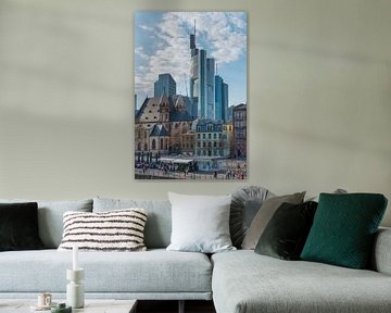 Wolkenkrabbers omringd door oude stad van Frankfurt am Main, Hessen, Duitsland