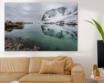 Fjord sur les Lofoten (Norvège) en hiver sur Maik Richter