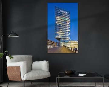 Iconische Kennedy Toren bij schemering, Eindhoven City Centre