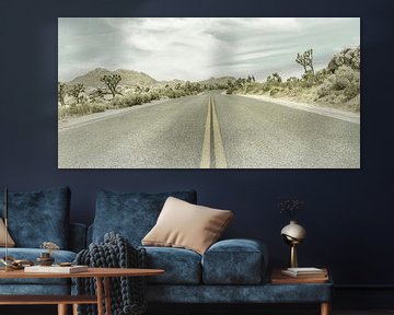 Highway & Joshua Trees | Vintage Panorama van Melanie Viola