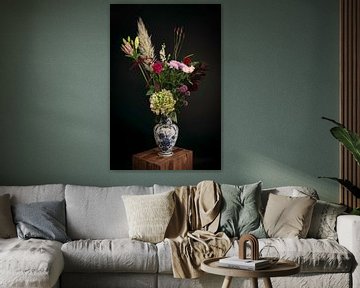 Stilleben Blumen in Vase in Schwarz-Weiß von Marjolein van Middelkoop