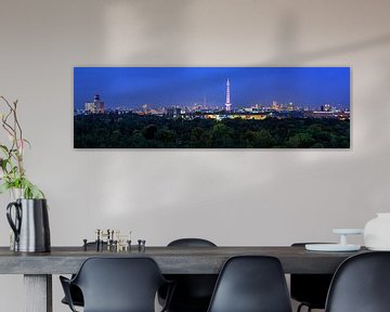 Berlijn Skyline Panorama op het blauwe uur van Frank Herrmann