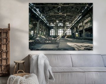 Halle im Gebäude des erloschenen Kohlebergwerks in Belgien von Art By Dominic