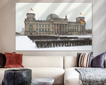 Le bâtiment du Reichstag à Berlin pendant les chutes de neige sur Frank Herrmann