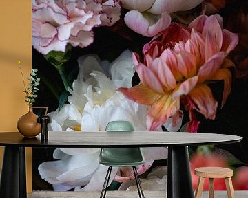 Blumen im Stilleben mit Nelken und Pfingstrosen von Moniek Kuipers