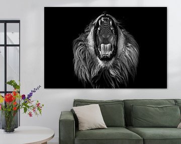 Afrikanischer Löwe mit offenem Maul von Daphne van Dam