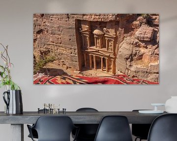 The Treasury in Petra van bovenaf (Jordanië) van Jessica Lokker
