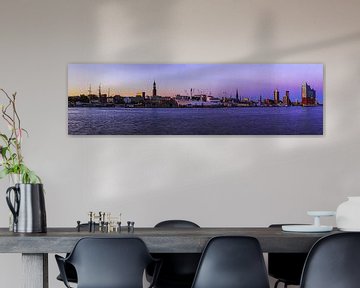Hamburg Skyline Panorama bij zonsondergang van Frank Herrmann