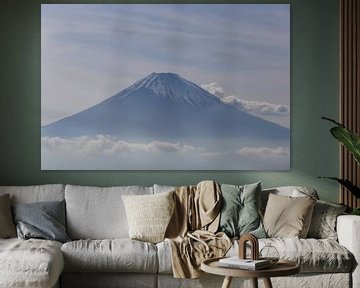 Fuji boven de wolken van Johannes Gho
