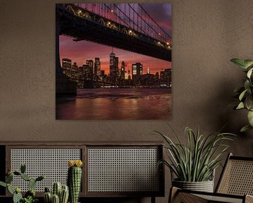 Skyline van Manhattan en Manhattan Bridge bij zonsondergang, New York, USA van Markus Lange