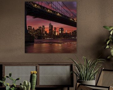 Skyline von Manhattan und  Manhattan Bridge  bei Sonnenuntergang, New York, USA von Markus Lange