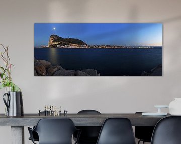 Gibraltar Panorama op het blauwe uur van Frank Herrmann