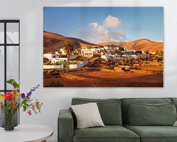 Dorp bij zonsondergang, Fuerteventura, Canarische Eilanden, Spanje van Markus Lange