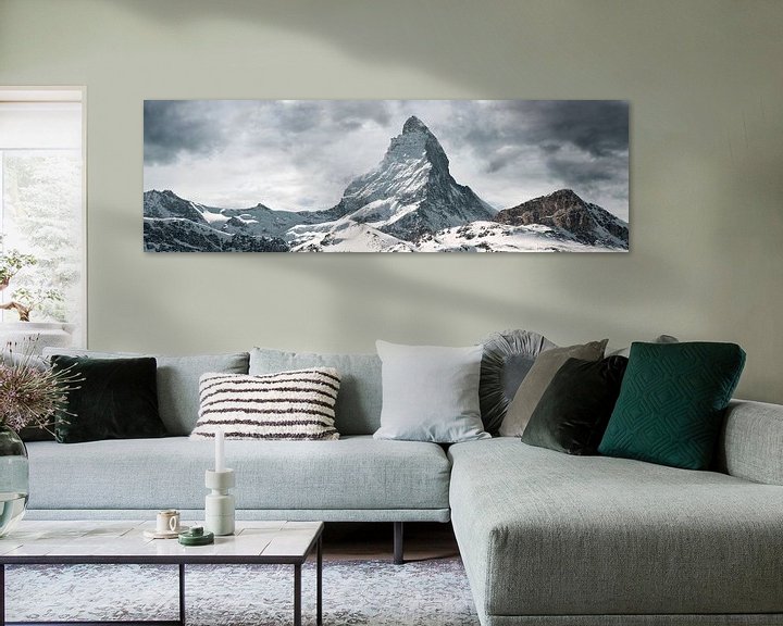 Beispiel: Panoramaansicht Matterhorn vor bewölktem Himmel von Besa Art