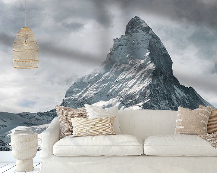 Beispiel fototapete: Panoramaansicht Matterhorn vor bewölktem Himmel von Besa Art