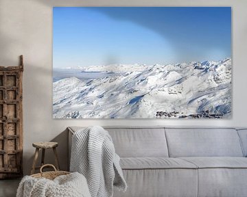 Panoramablick hoch oben in den schneebedeckten Bergen der französischen Alpen von Sjoerd van der Wal Fotografie