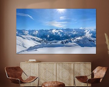 Panoramablick in den Tiroler Alpen in Österreich im Winter von Sjoerd van der Wal