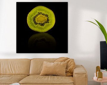 Schijfje kiwi met een reflectie