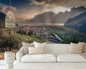 Blick auf Riva del Garda und den Gardasee von Dennis Donders