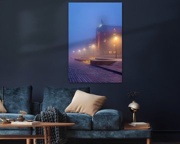 Hotel in de mist, Houthavens, Amsterdam van Lizzy Komen