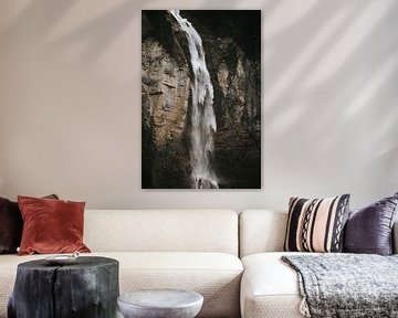 Grote waterval in Zwitserland van Anneloes van Acht