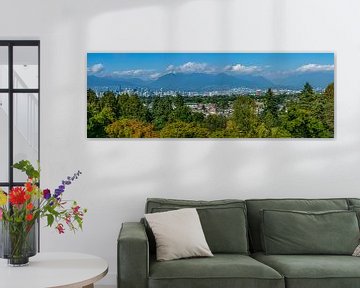 Panorama von Vancouver mit Bergen im Hintergrund von Hans-Heinrich Runge