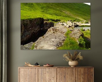 Rivierbedding bij Glen Coe Mountain Resort. van Babetts Bildergalerie