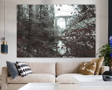 St. Gallen Sitter Bridge omgeven door bos en bomen van Besa Art