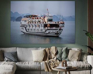 Dschunke in der Halong-Bucht (Vietnam) von t.ART