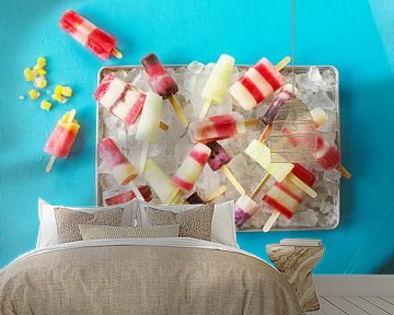 SF 11265630 Home-made ice lollies on a tray
