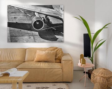 Ausschnitt eines Flugzeugs in schwarz weiß von Thomas Heitz