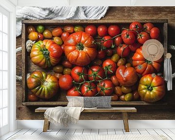 SF 11996298 Colourful tomatoes in rustic wooden container