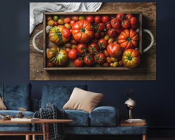 SF 11996298  Kleurrijke tomaten in rustieke houten bak van BeeldigBeeld Food & Lifestyle