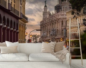 Classic American cars for the theater of Havana, Cuba by Teun Janssen