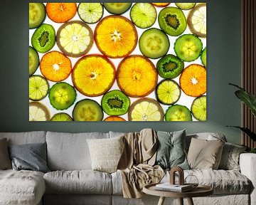 Collage van schijfjes fruit en groente met een witte achtergrond. van Carola Schellekens