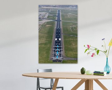 Luchtfoto startbaan Schiphol met vier KLM vliegtuigen van aerovista luchtfotografie