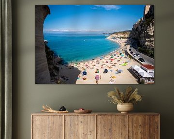 De turquoise zee en het strand bij Tropea, Italië, fotoprint
