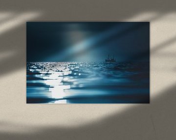 Fischerboot in dramatischem Licht von Florian Kunde
