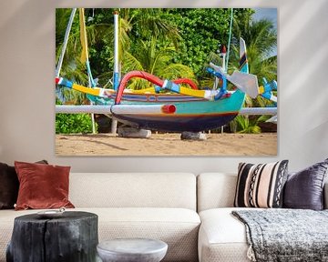 Kleurrijke vissersboot op Bali van Susan Schuurmans Fotografie