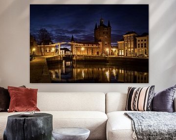 Le vieux port de pêche de Zierikzee au crépuscule sur Dennis Donders