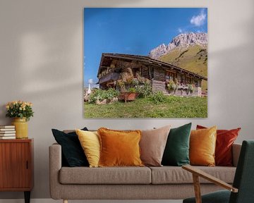 Berghütte auf dem Col de Aravis, La Clusaz, Haute-Savoie, Frankreich, von Rene van der Meer