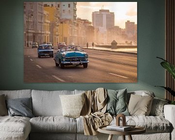 Classic cars and sunset in Havana, Cuba by Teun Janssen